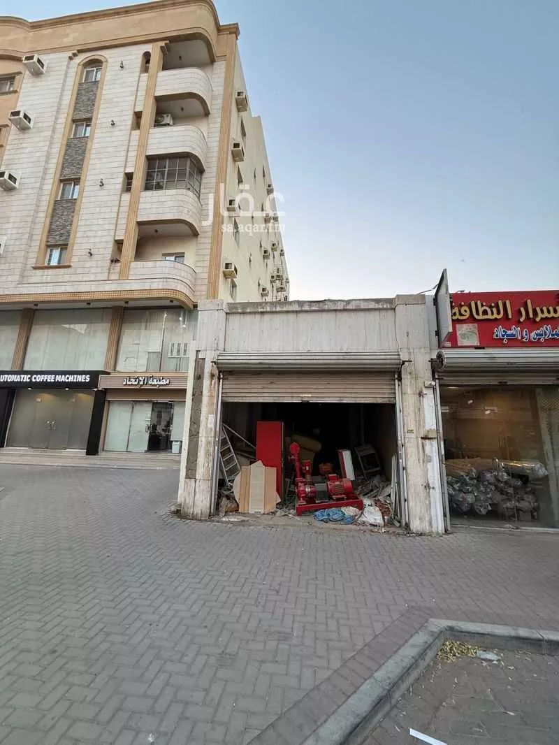 محل للإيجار في شارع خالد ابن الوليد, حي الشرفية, مدينة جدة, منطقة مكة المكرمة 1 صورة