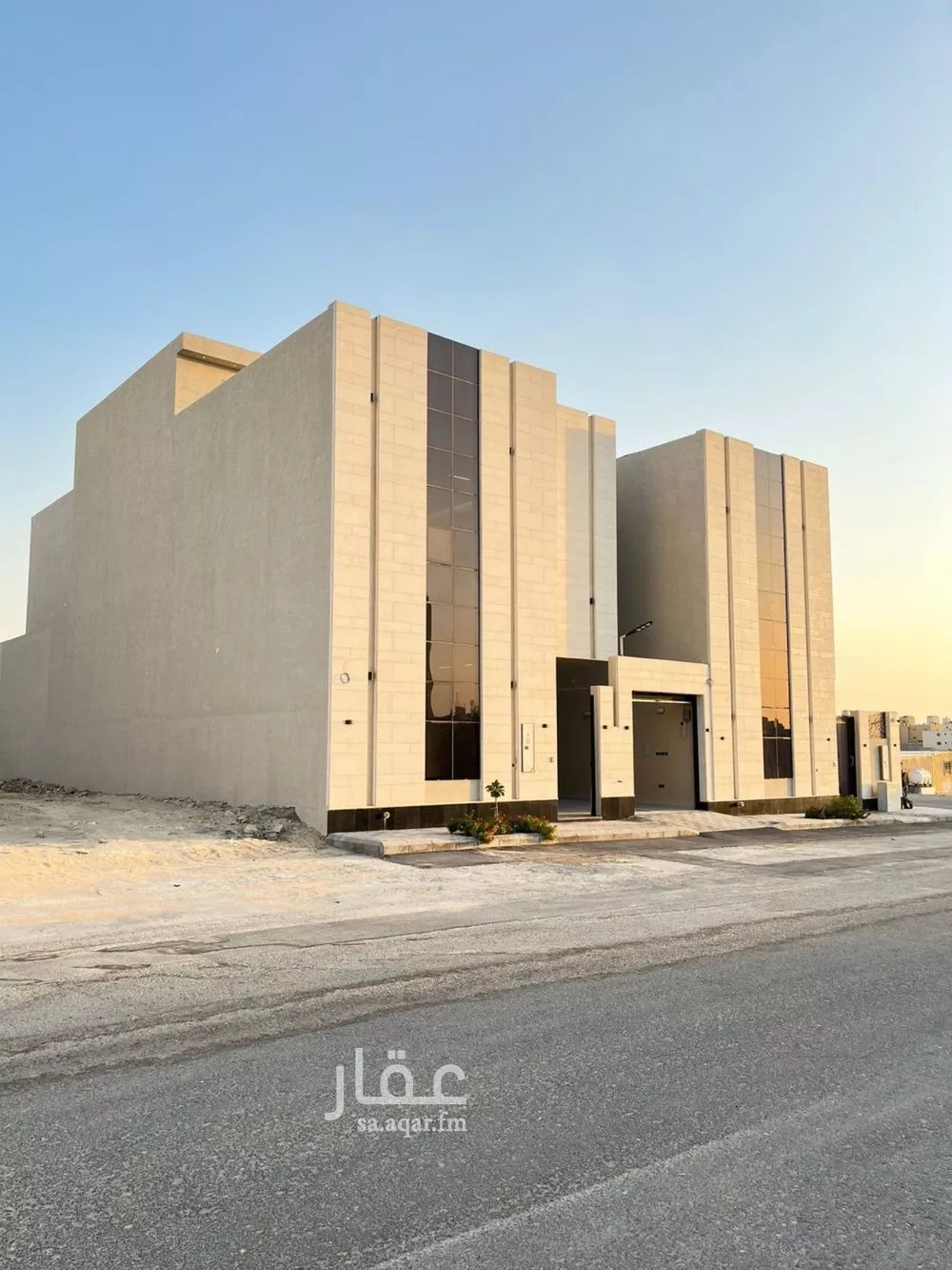 فيلا للبيع في شارع أحمد بن الحسن الأنصاري, حي المهدية, مدينة الرياض, منطقة الرياض 1 صورة