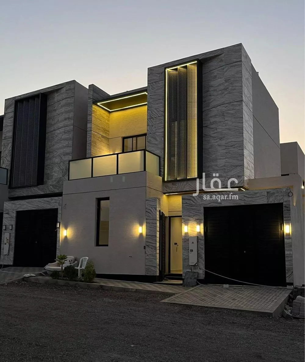 فيلا للبيع في شارع قطب الدين بن السلطان, حي المهدية, مدينة الرياض, منطقة الرياض 1 صورة