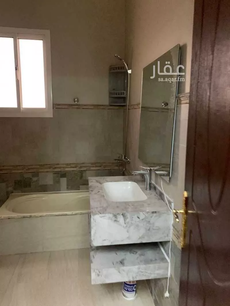 فيلا للإيجار في شارع ظهره العودة غرب 40, حي ظهره العودة غرب, مدينة الدرعية, منطقة الرياض 1 صورة