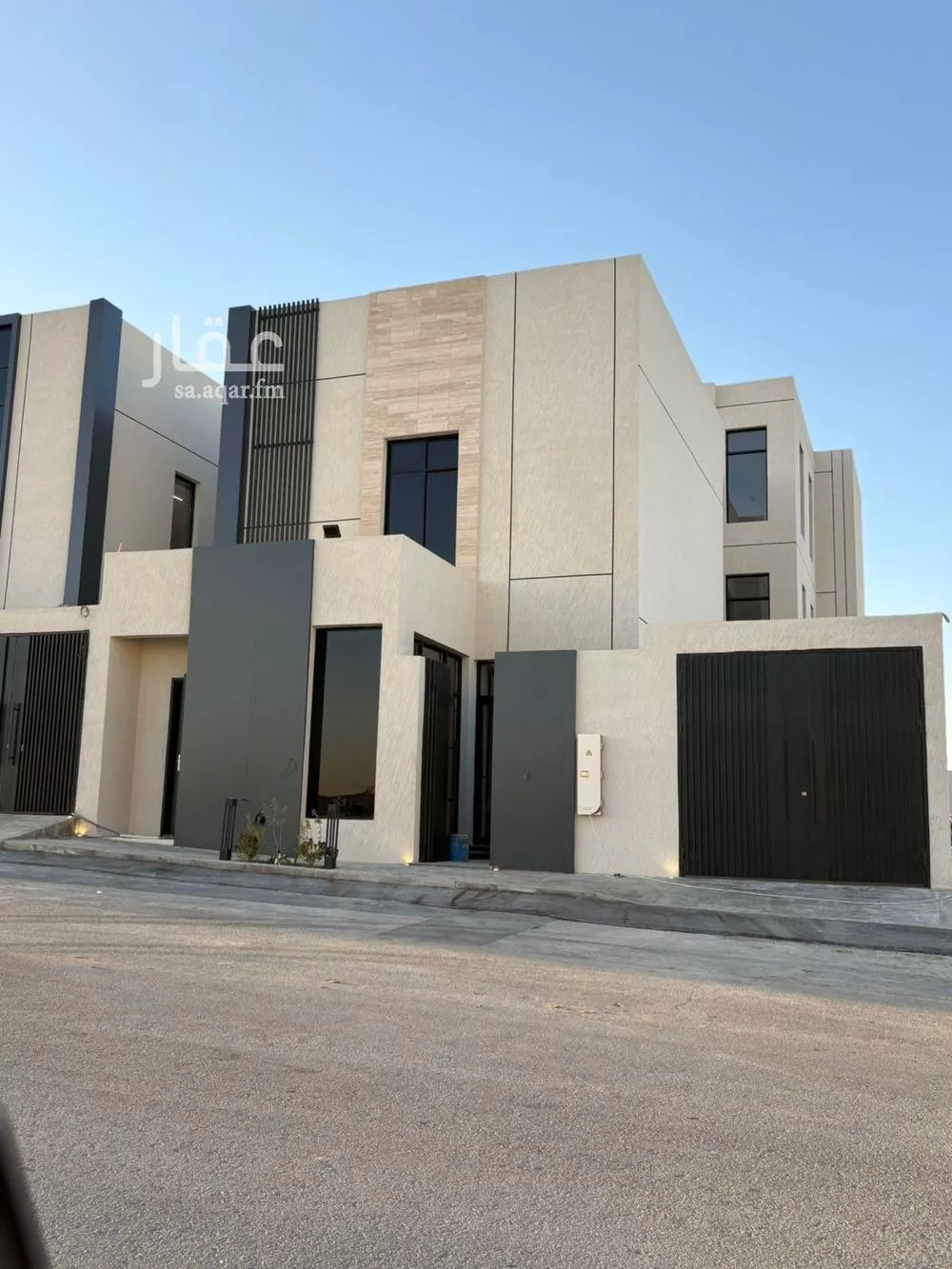 فيلا للبيع في شارع أحمد بن قطرب, حي المهدية, مدينة الرياض, منطقة الرياض 1 صورة