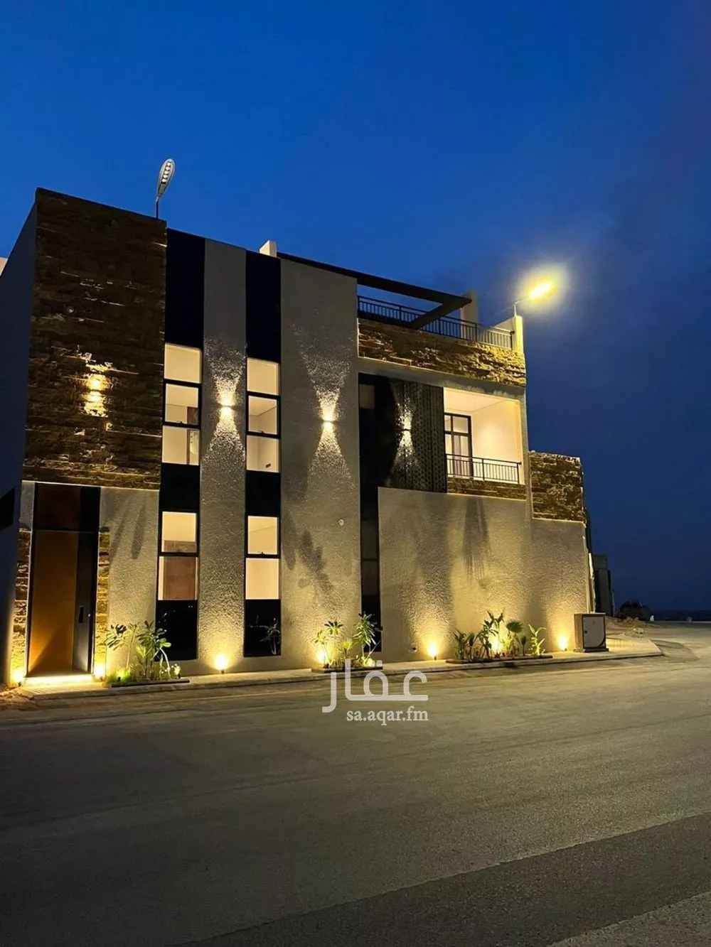 فيلا للبيع في شارع عبدالله النحوي, حي المهدية, مدينة الرياض, منطقة الرياض 1 صورة