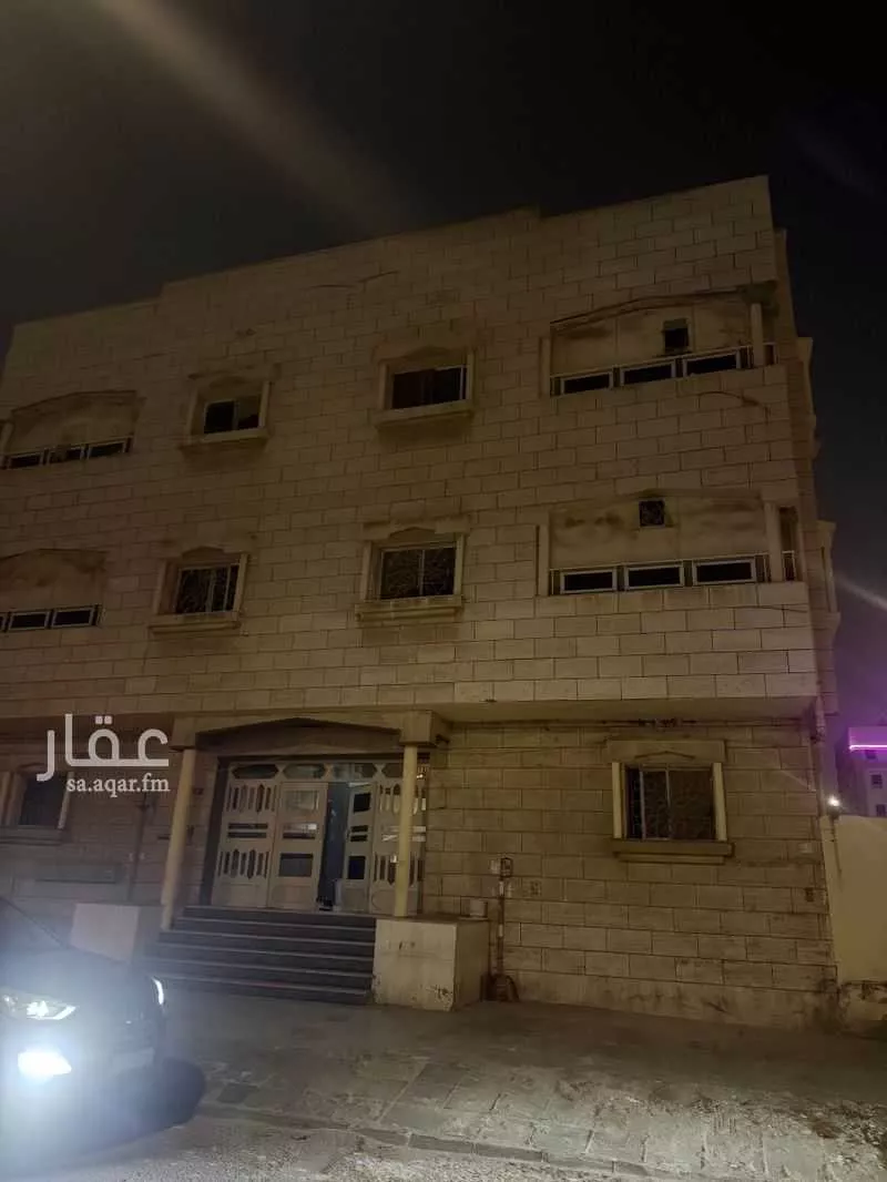 عمارة للبيع في شارع وادي الدواسر, حي العزيزية, مدينة جدة, منطقة مكة المكرمة 1 صورة