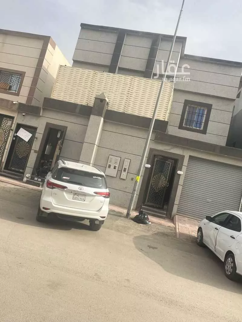 فيلا للبيع في شارع ابن أحمد اللخمي ، حي الرمال ، الرياض ، منطقة الرياض 1 صورة