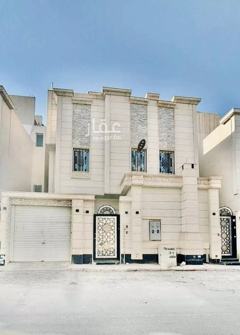 فيلا للبيع في شارع محمد بن أحمد الفاسي, حي الرمال, مدينة الرياض, منطقة الرياض 1 صورة