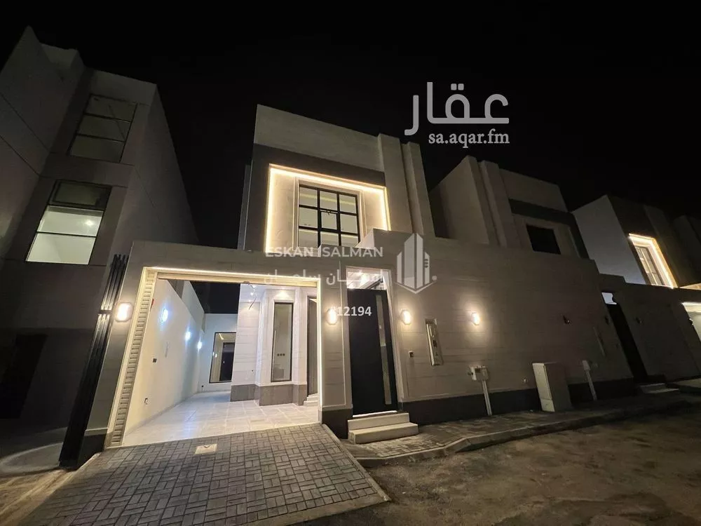 فيلا للبيع في شارع معقل بن عامر, حي الرمال, مدينة الرياض, منطقة الرياض 1 صورة