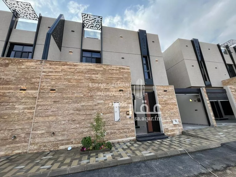 فيلا للبيع في شارع خديجة بنت حسان, حي الرمال, مدينة الرياض, منطقة الرياض 1 صورة