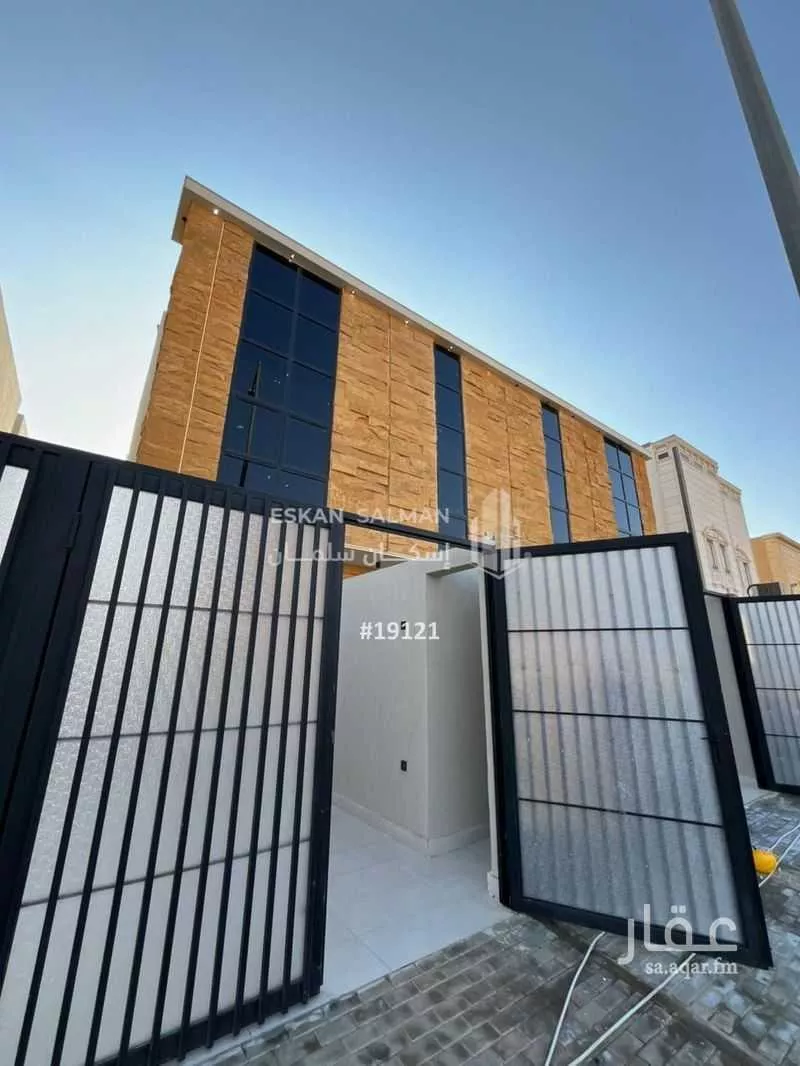 فيلا للبيع في شارع محمد بن أبي السعادات, حي عكاظ, مدينة الرياض, منطقة الرياض 1 صورة