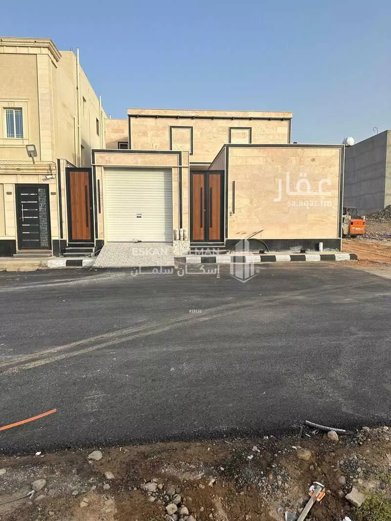 دور للبيع في شارع ابراهيم البكري, حي الخضراء, مدينة المدينة المنورة, منطقة المدينة المنورة 1 صورة