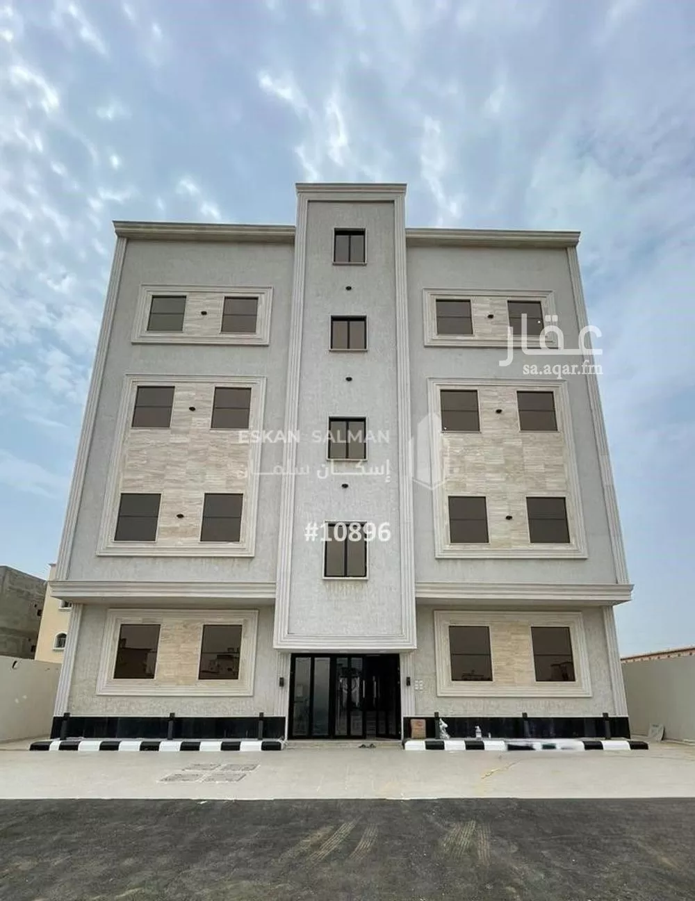شقة للبيع في شارع زياد بن كعب, حي الإسكان, مدينة صامطه, منطقة جازان 1 صورة