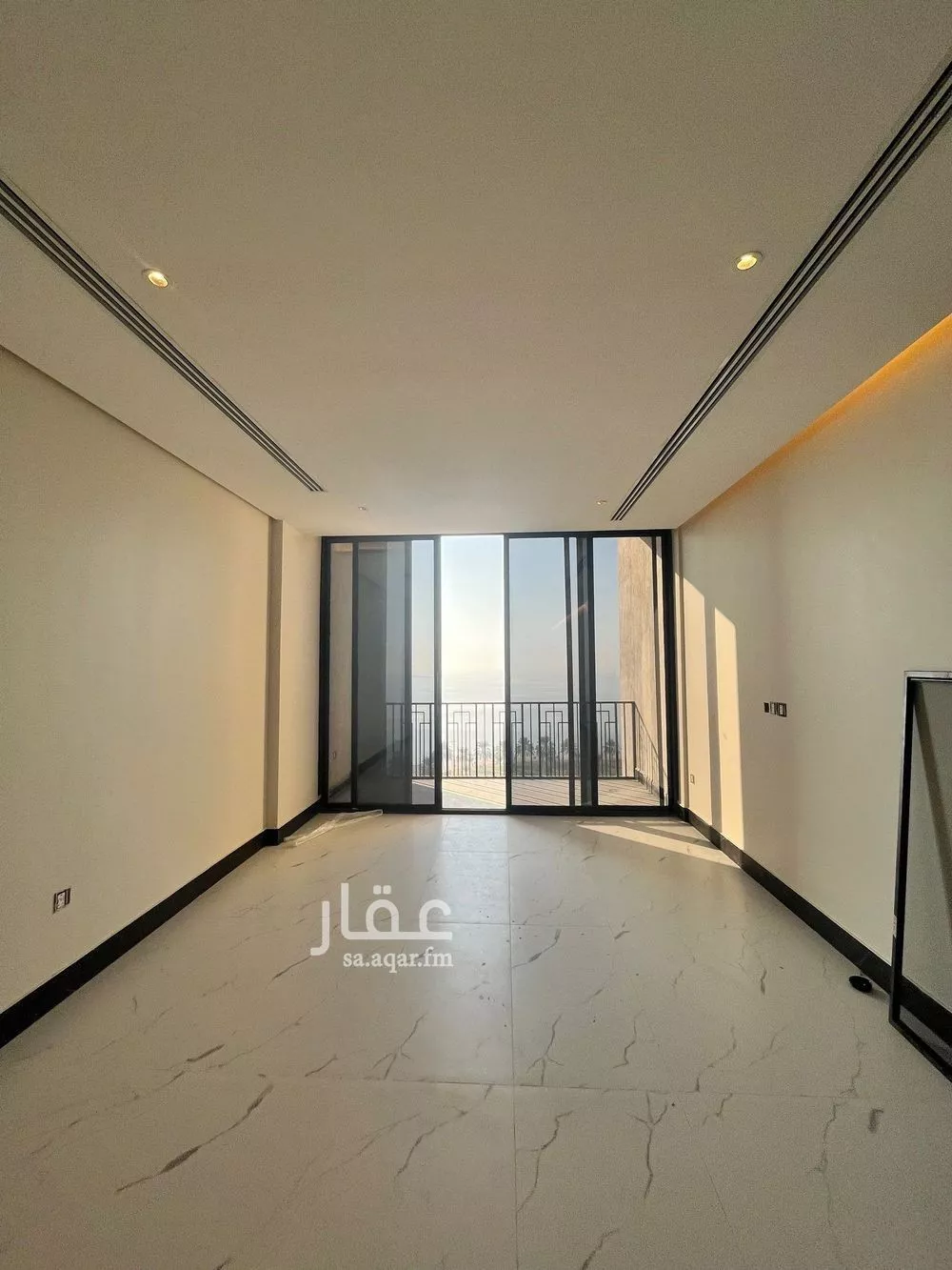 شقة للبيع في شارع الملك عبد الله بن عبدالعزيز, حي الشاطئ الغربي, مدينة الدمام, المنطقة الشرقية 1 صورة