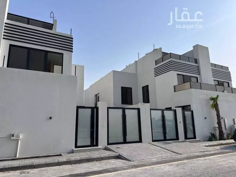 فيلا للبيع في شارع ربيعة بن السكن, حي الأمواج, مدينة الخبر, المنطقة الشرقية 1 صورة
