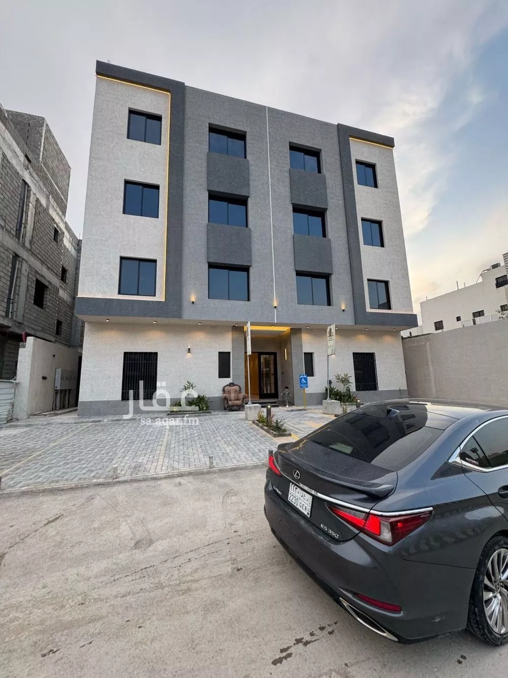 عمارة للبيع في شارع نعمان بن مقرن المزيني, حي العارض, مدينة الرياض, منطقة الرياض 1 صورة