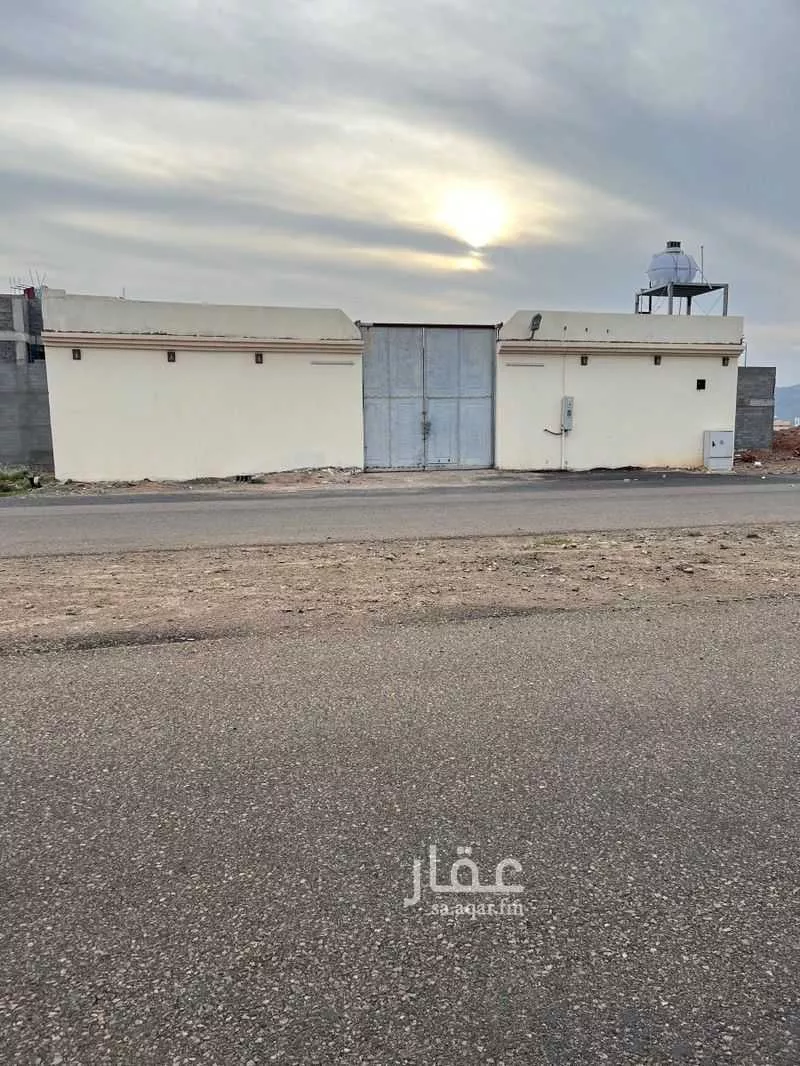 استراحة للبيع في شارع خليفة ابن عدي, حي المطار, مدينة المدينة المنورة, منطقة المدينة المنورة 1 صورة