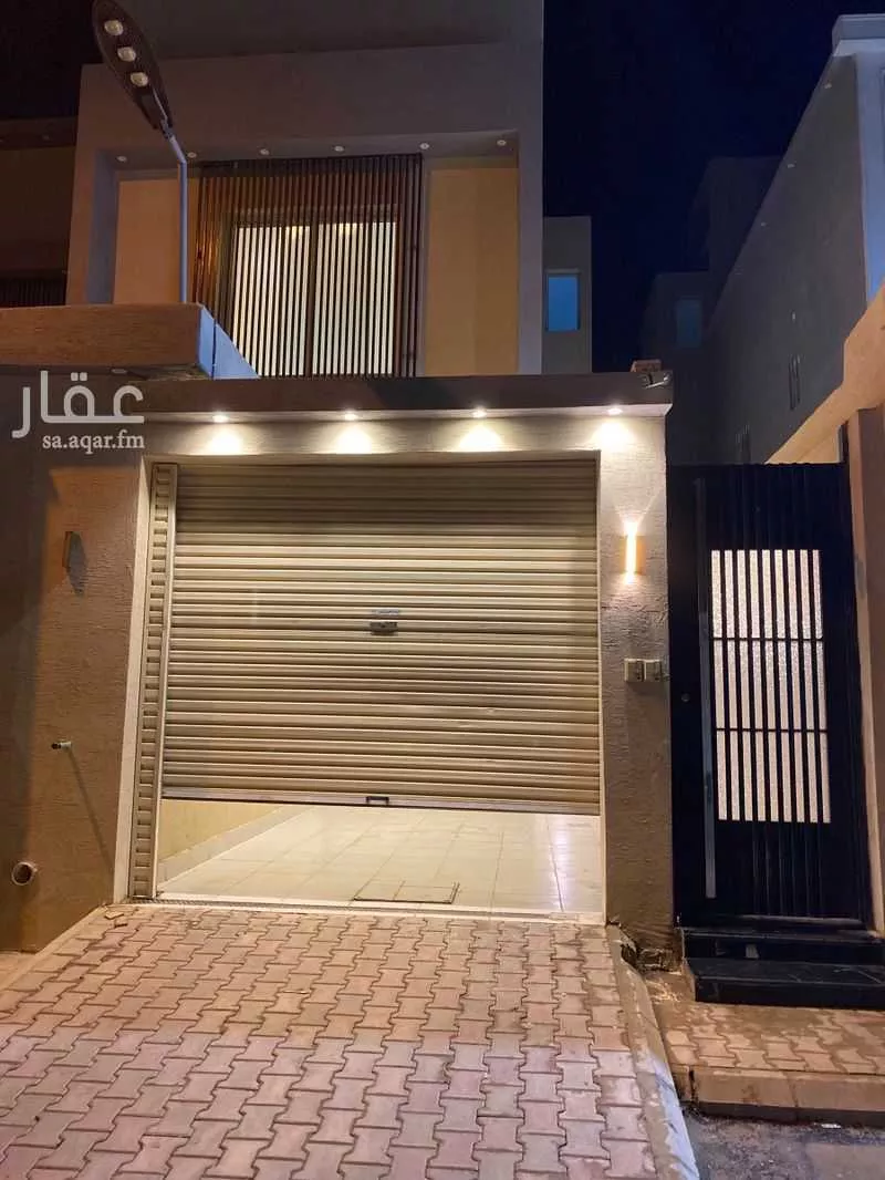 دور للبيع في شارع عاقل بن حبيب ، حي عكاظ ، الرياض ، منطقة الرياض 1 صورة