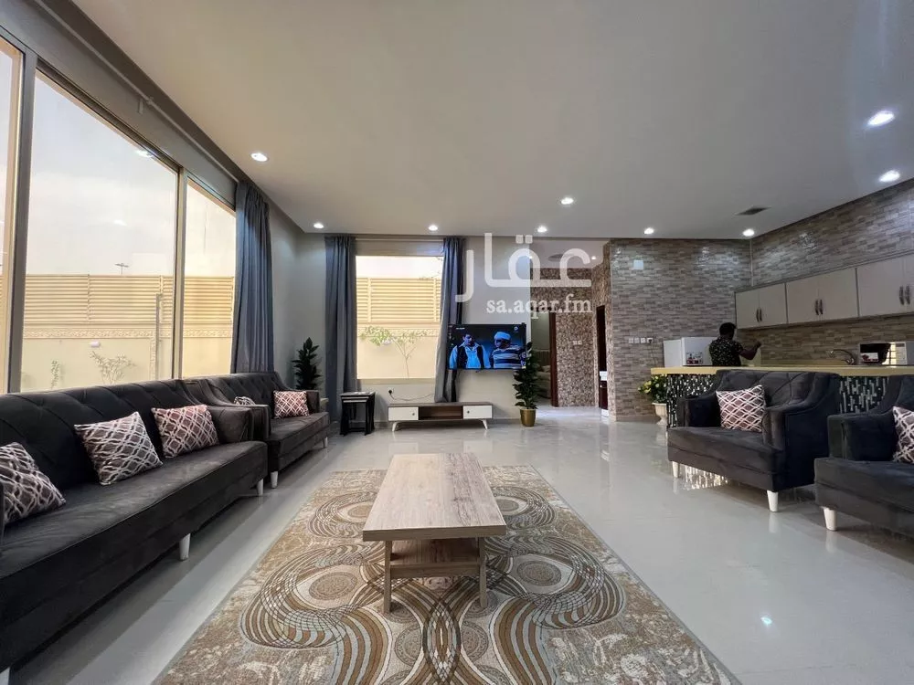 استراحة للبيع في شارع جعفر الطيار, حي الرمال, مدينة الرياض, منطقة الرياض 1 صورة