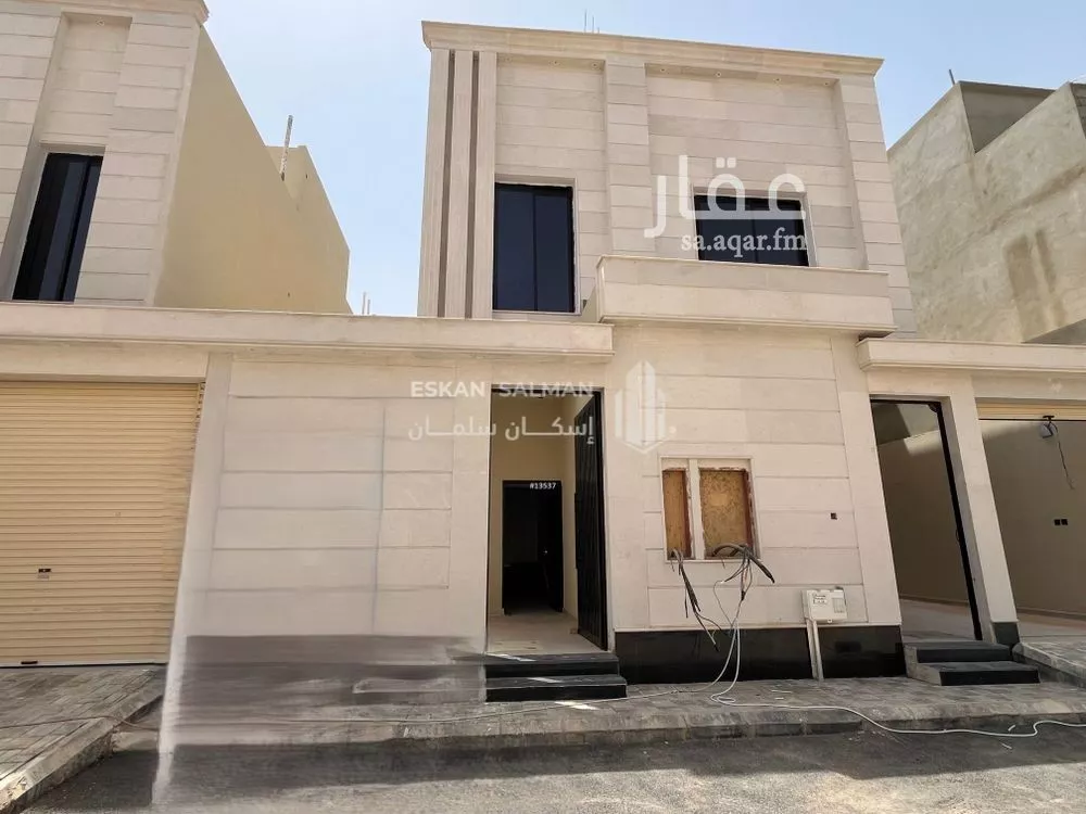 دور للبيع في شارع الميناء, حي الندوة, مدينة الرياض, منطقة الرياض 1 صورة