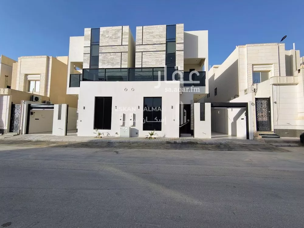 فيلا للبيع في شارع أحمد بن علي بن السمين, حي المهدية, مدينة الرياض, منطقة الرياض 1 صورة
