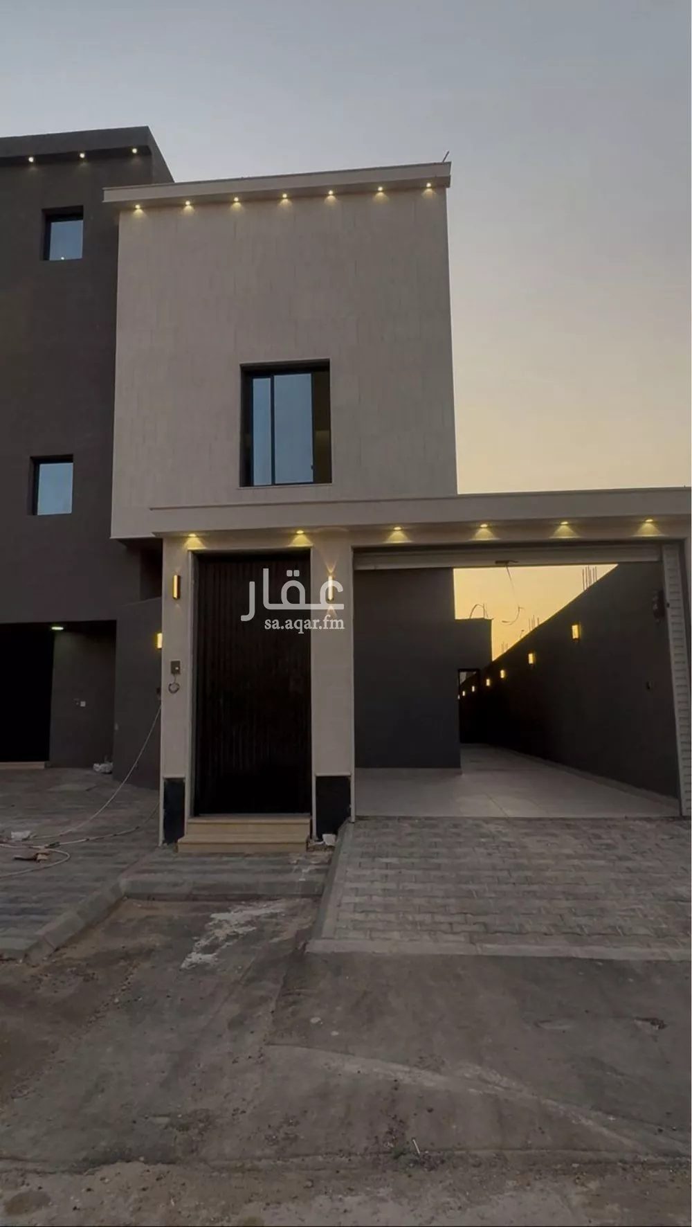 دور للبيع في شارع الفواز ، حي عكاظ ، الرياض ، منطقة الرياض 1 صورة