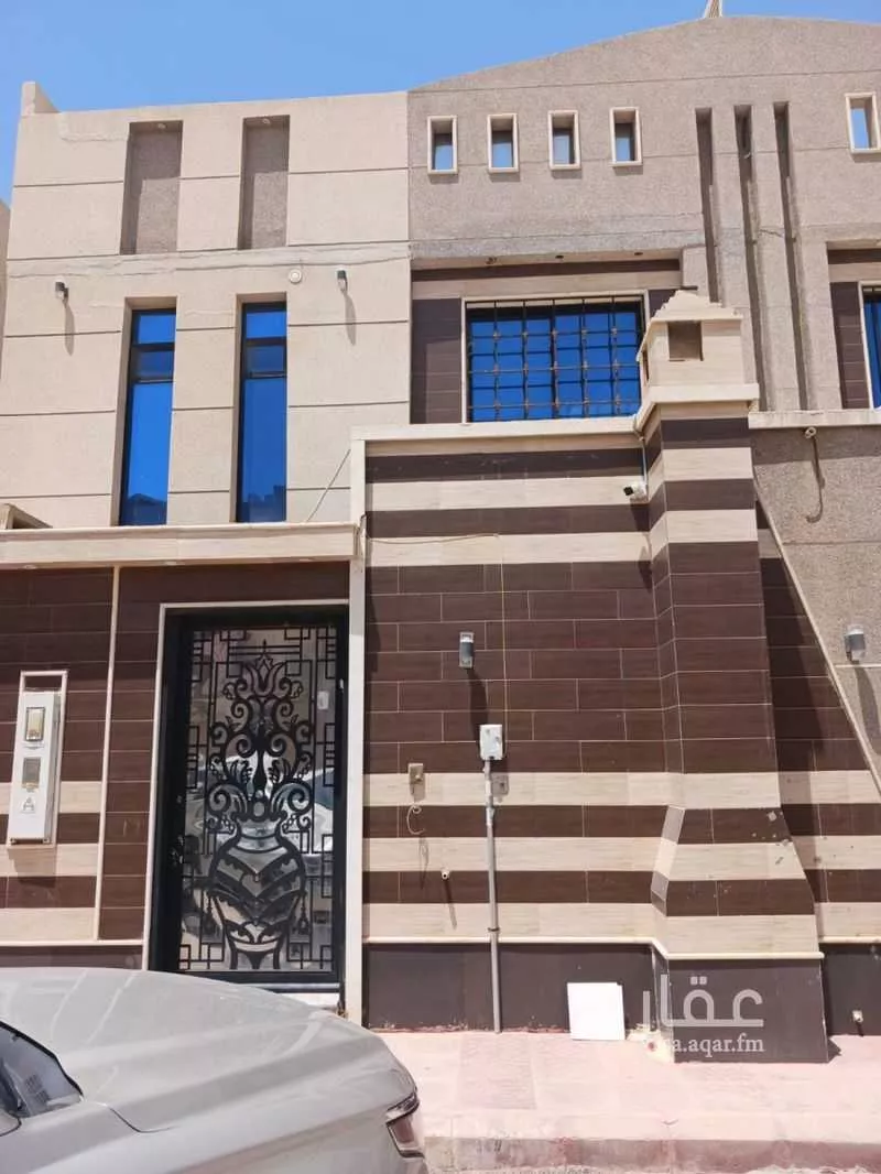 فيلا للبيع في شارع هدبة بن الخشرم, حي ظهرة لبن, مدينة الرياض, منطقة الرياض 1 صورة