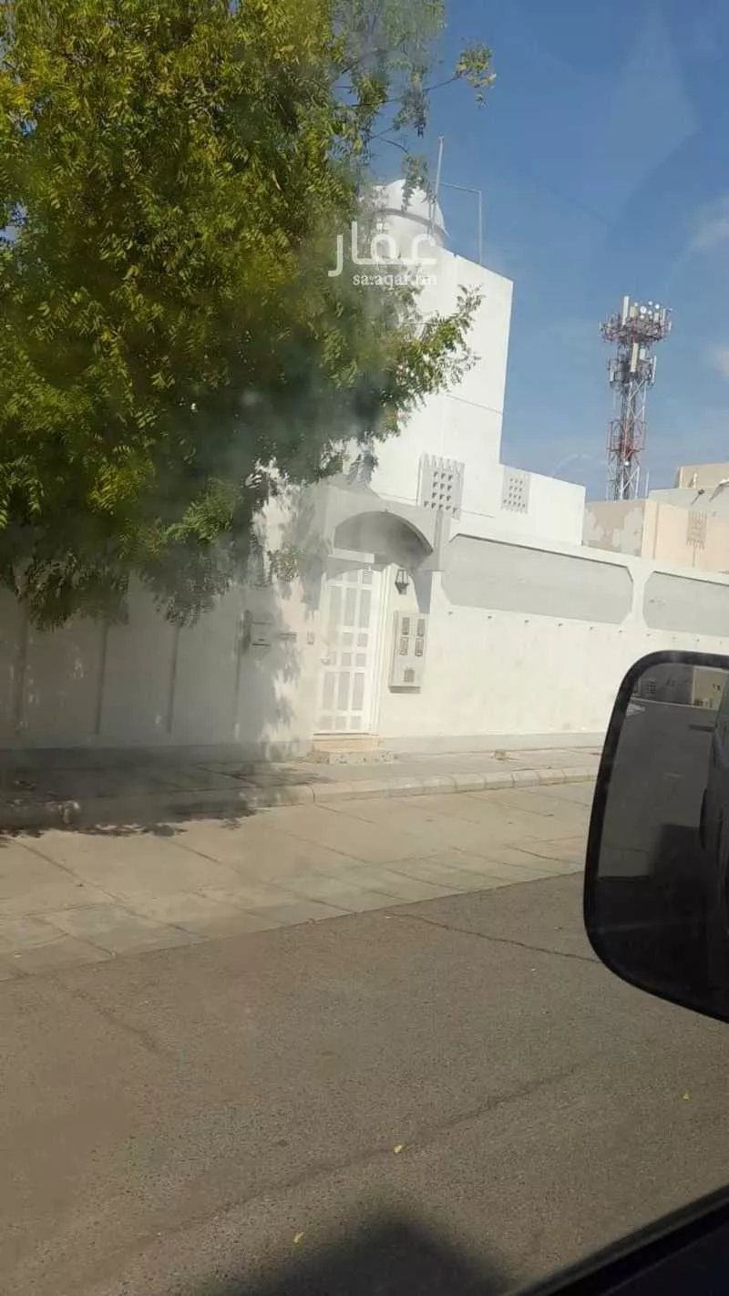 فيلا للبيع في شارع عامر ابن صالح, حي وادي مهزور, مدينة المدينه المنوره, منطقة المدينة المنورة 1 صورة
