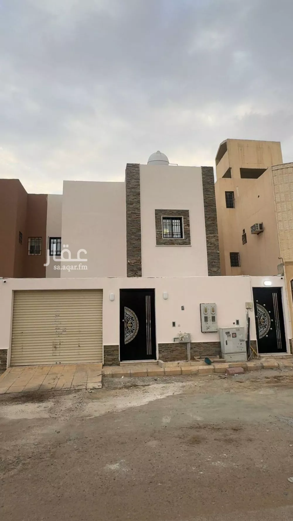 فيلا للبيع في شارع عرفات, حي الدار البيضاء, مدينة الرياض, منطقة الرياض 1 صورة