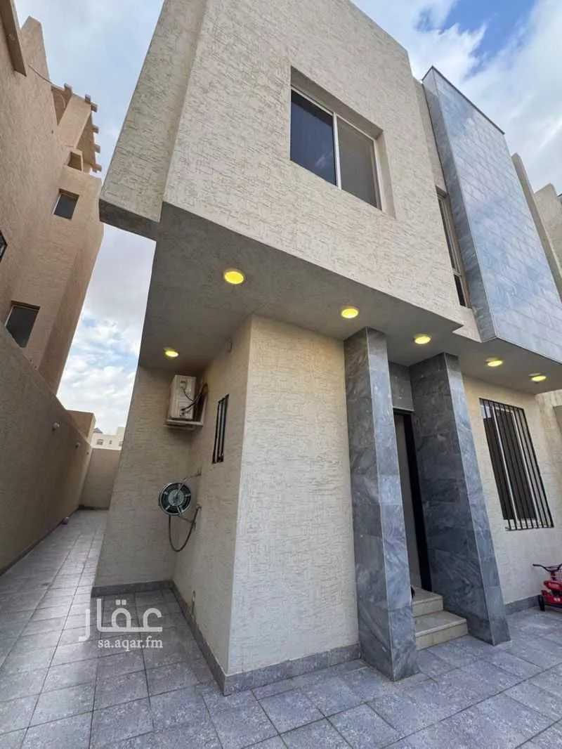 فيلا للبيع في شارع إبراهيم بن حسين, حي المهدية, مدينة الرياض, منطقة الرياض 1 صورة