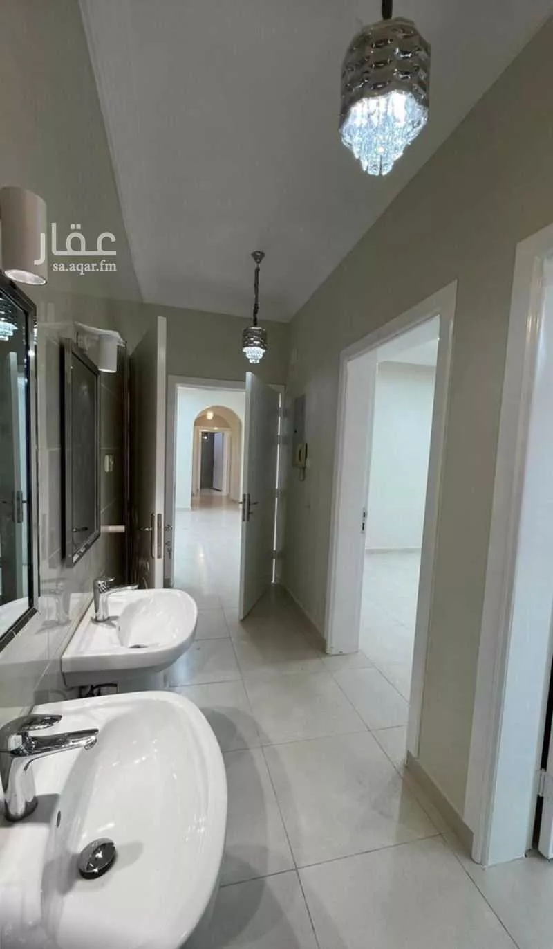 عمارة للبيع في شارع الزبير بن العوام, حي أم العراد, مدينة الطائف, منطقة مكة المكرمة 1 صورة