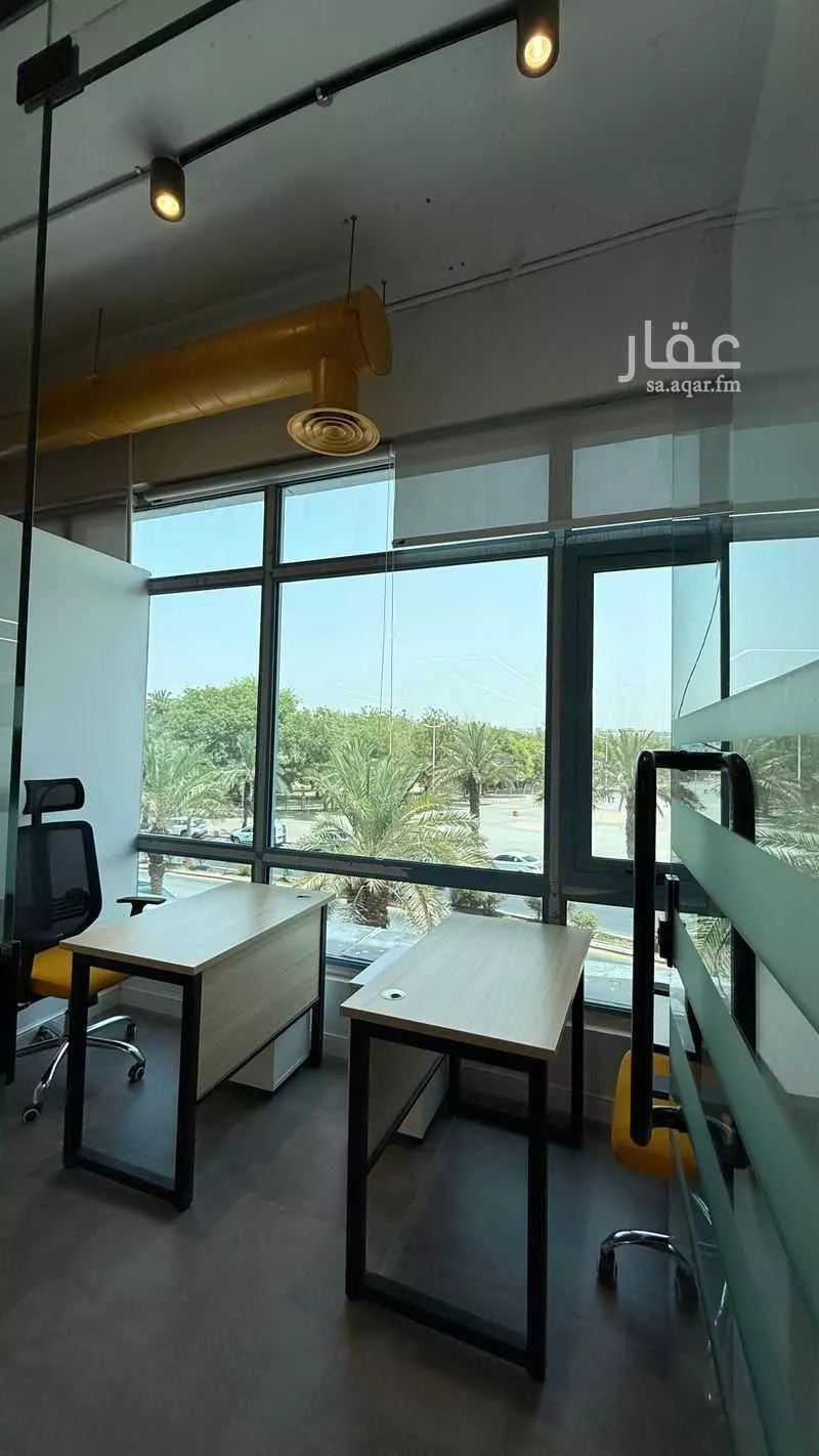 مكتب تجاري للإيجار في شارع تميم الداري, حي الدريهمية, مدينة الرياض, منطقة الرياض 1 صورة