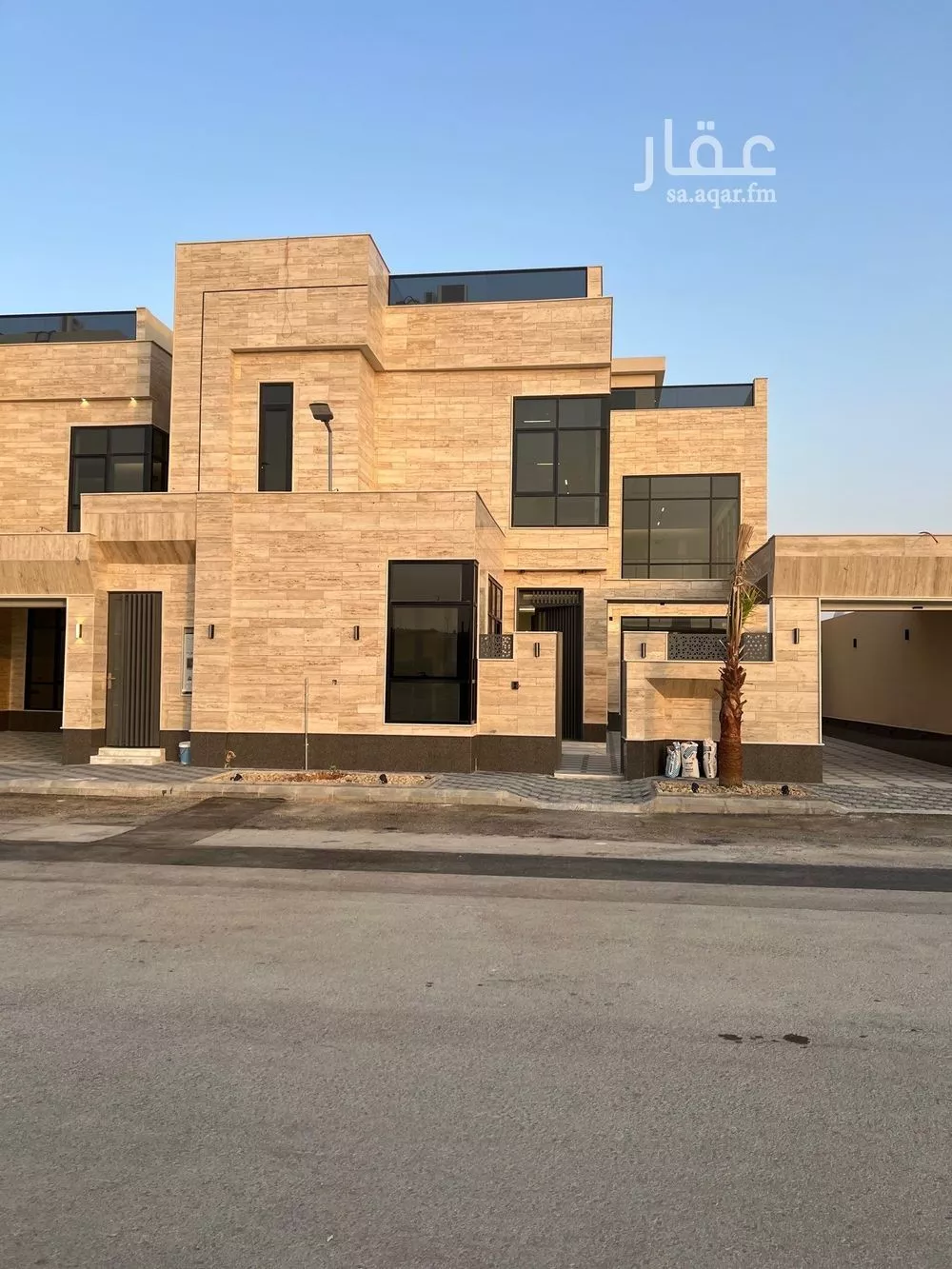 فيلا للبيع في شارع محمد بن أبي بكر القيم, حي المهدية, مدينة الرياض, منطقة الرياض 1 صورة