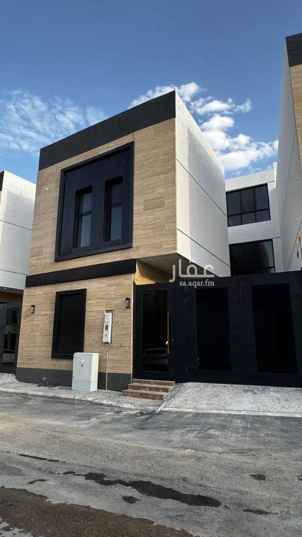 فيلا للبيع في شارع فؤاد محمد عمر توفيق, حي المهدية, مدينة الرياض, منطقة الرياض 1 صورة