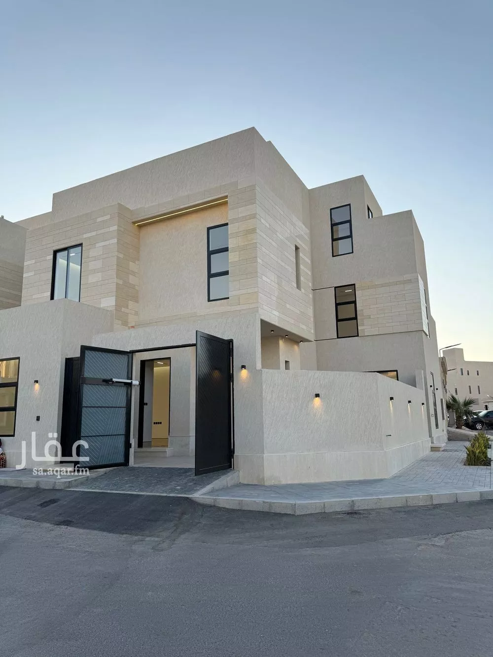 فيلا للبيع في شارع محمد بن أبي بكر القيم, حي المهدية, مدينة الرياض, منطقة الرياض 1 صورة