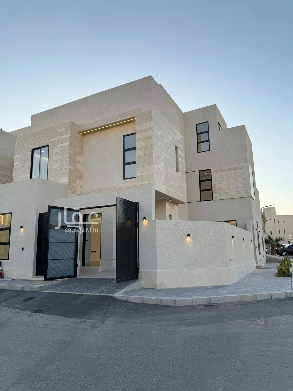 فيلا للبيع في شارع محمد بن أبي بكر القيم, حي المهدية, مدينة الرياض, منطقة الرياض 1 صورة