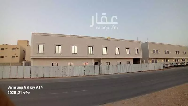 عمارة للإيجار في شارع الشيخ خليفة بن حمد ال ثاني, حي الجنادرية, مدينة الرياض, منطقة الرياض 1 صورة