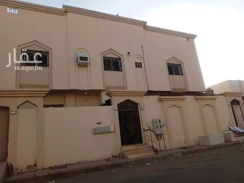 عمارة للبيع في شارع عبدالله ابن ذهلان ، حي العزيزية ، المدينة المنورة ، منطقة المدينة المنورة 1 صورة