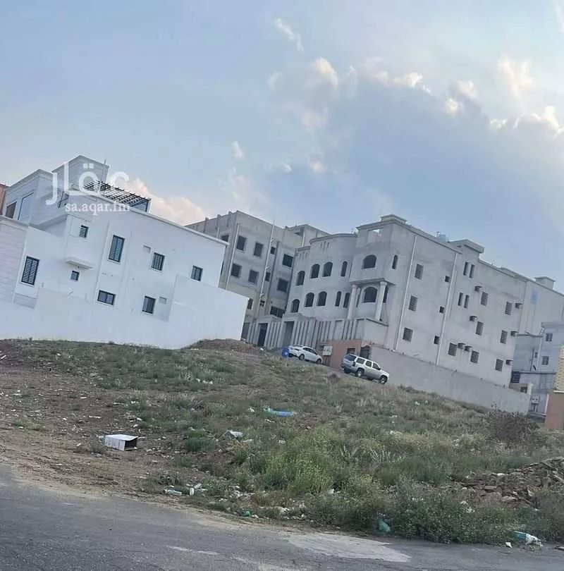 أرض للبيع في شارع بير عسكر ، حي المحالة ، ابها ، منطقة عسير 1 صورة