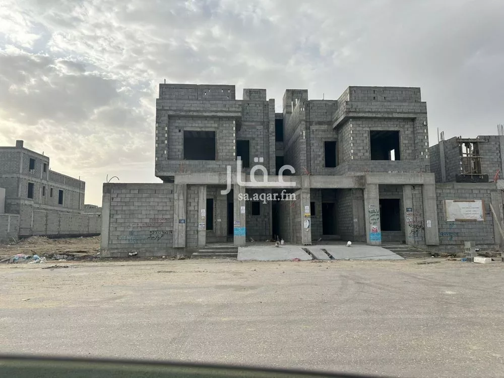 فيلا للبيع في شارع طريق الخبر _ سلوى الساحلي, حي النهضة, مدينة القطيف, المنطقة الشرقية 1 صورة