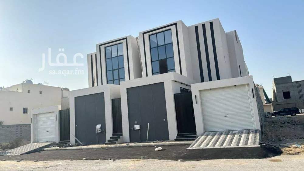 فيلا للبيع في شارع المعتصم بالله الفاطمي, حي ضاحية الملك فهد, مدينة الدمام, المنطقة الشرقية 1 صورة