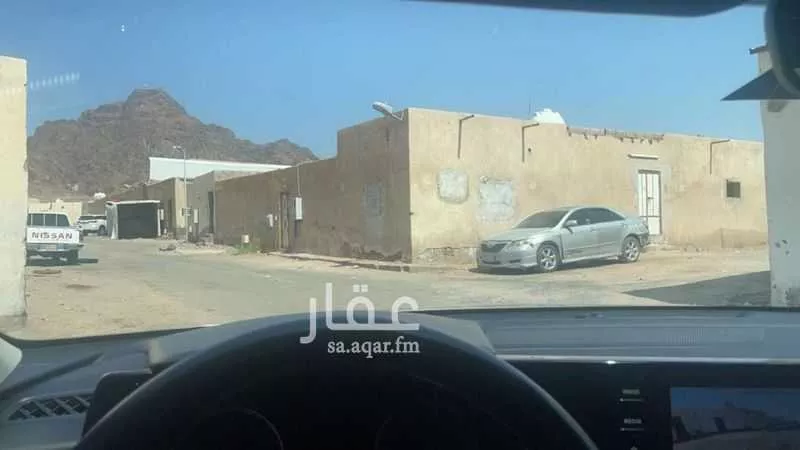 دور للبيع في شارع هلال بن عاصم, حي وعيرة, مدينة المدينه المنوره, منطقة المدينة المنورة 1 صورة