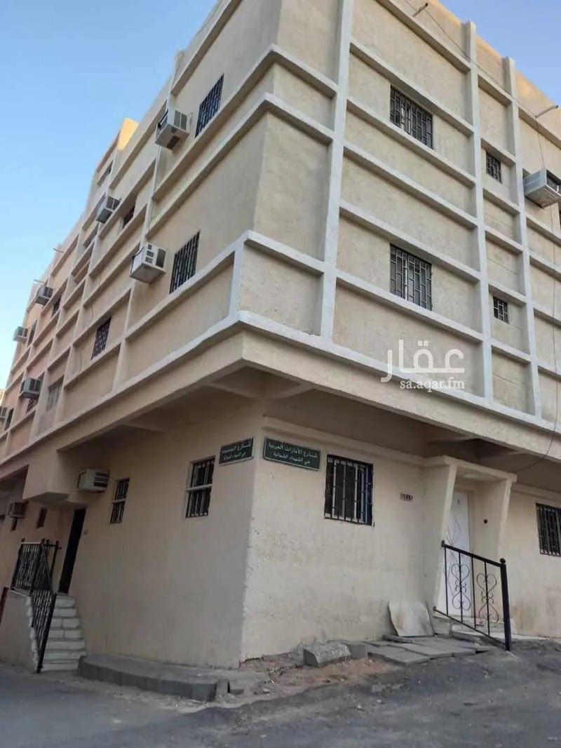 عمارة للبيع في شارع الامارات, حي الشهداء الشمالية, مدينة امارة منطقة مكة المكرمة - الطائف, منطقة مكة المكرمة 1 صورة