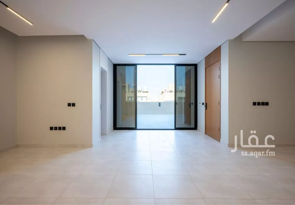 دور للبيع في شارع محمد بن أحمد بن أبي التائب, حي العارض, مدينة الرياض, منطقة الرياض 1 صورة