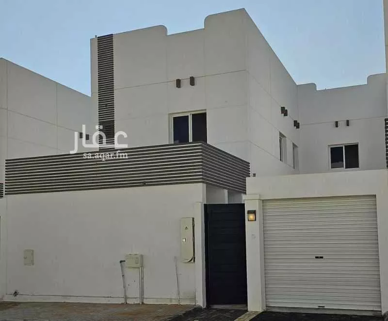 فيلا للبيع في شارع إسماعيل بن قتيبة ، حي الفاروق ، الرياض ، منطقة الرياض 1 صورة