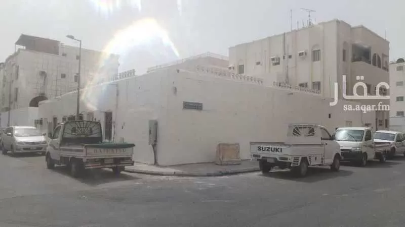 عمارة للبيع في شارع وادي القيم, حي العزيزية, مدينة جدة, منطقة مكة المكرمة 1 صورة