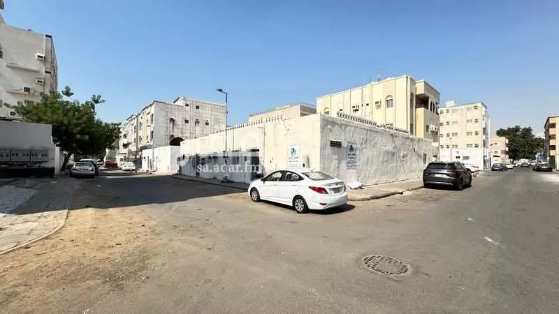 عمارة للبيع في شارع وادي القيم, حي العزيزية, مدينة جدة, منطقة مكة المكرمة 1 صورة