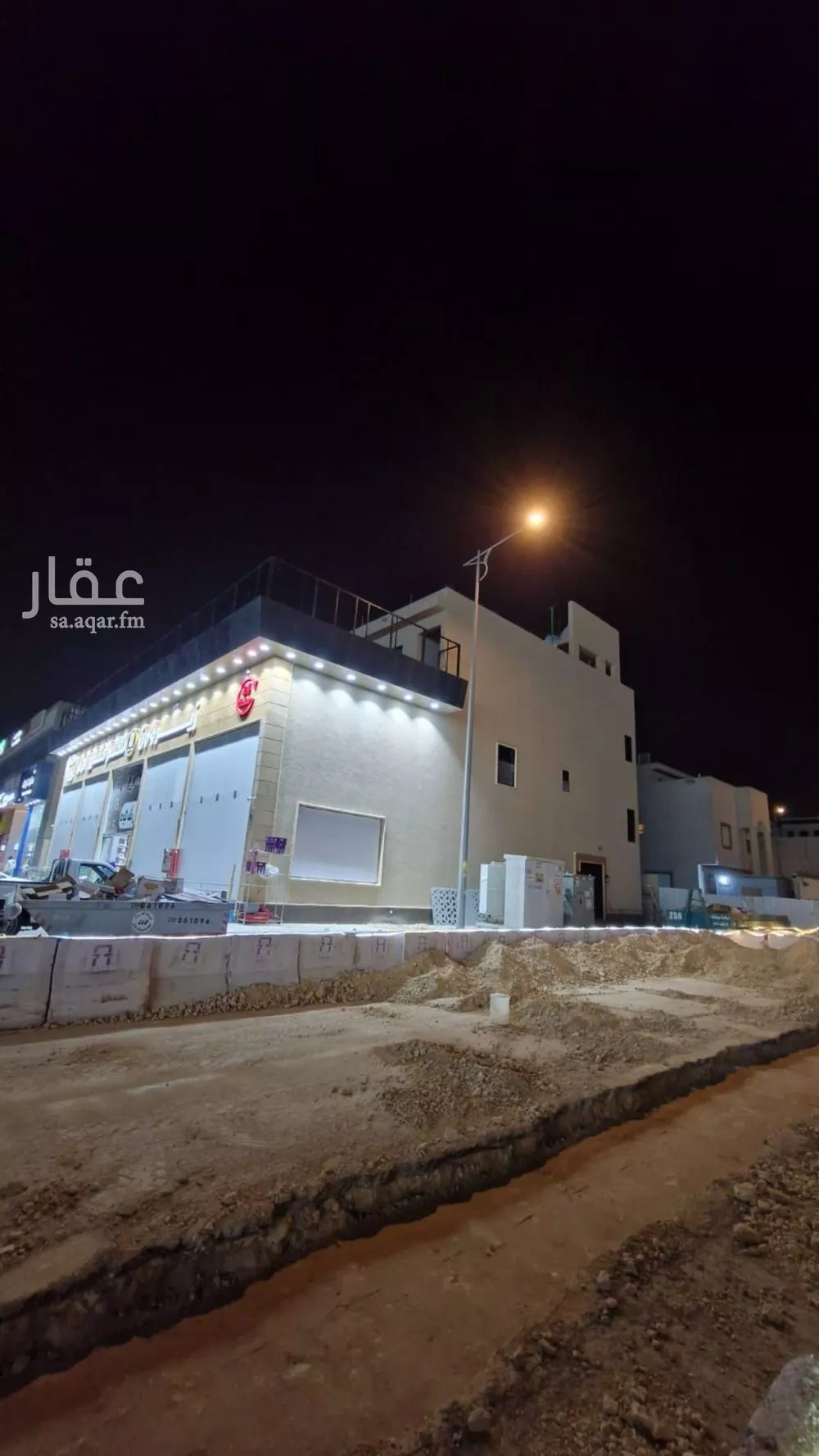 عمارة للإيجار في شارع الأمير خالد بن بندر بن عبدالعزيز, حي العارض, مدينة الرياض, منطقة الرياض 1 صورة