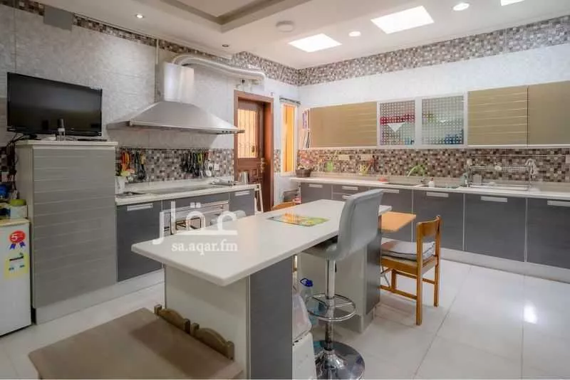 فيلا للبيع في شارع عبد الله الثقفي, حي أبحر الشمالية, مدينة جدة, منطقة مكة المكرمة 1 صورة