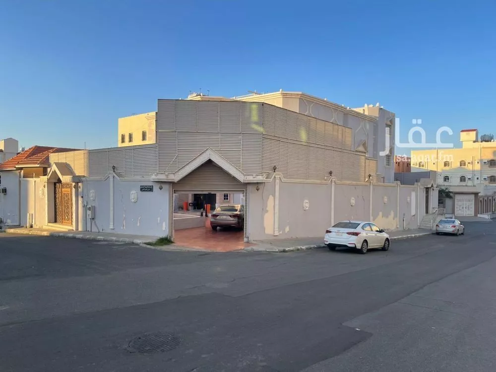 فيلا للبيع في شارع منصور بن هاشم ال سرور, حي القيم الأعلى, مدينة الطائف, منطقة مكة المكرمة 1 صورة