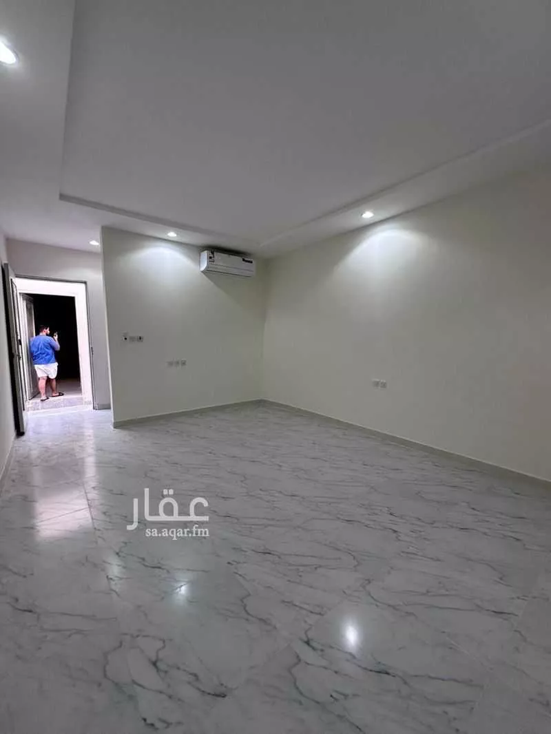 غرفة للإيجار في شارع عبدالملك بن عمر بن عبدالعزيز, حي الرمال, مدينة الرياض, منطقة الرياض 1 صورة