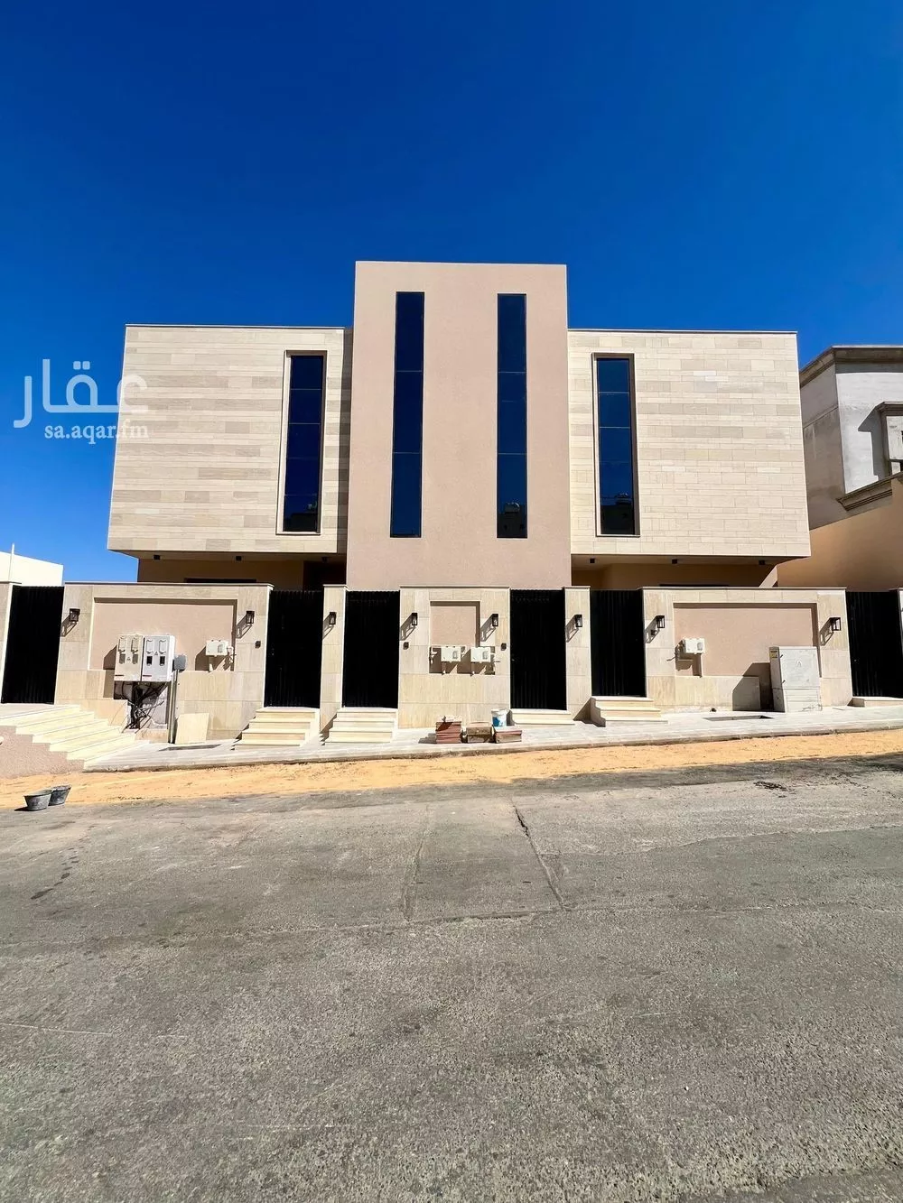 شقة للبيع في شارع وادي الزرقاء, حي الروضة, مدينة أبها, منطقة عسير 1 صورة