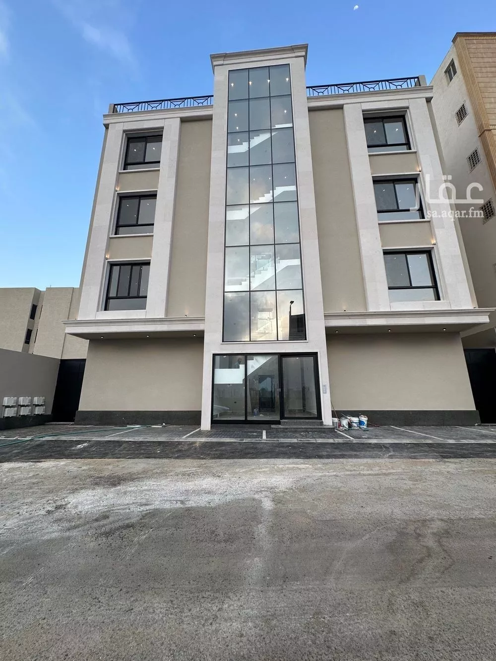 شقة للبيع في شارع ركانة بن عبدالعزيز, حي الربوة, مدينة أبها, منطقة عسير 1 صورة